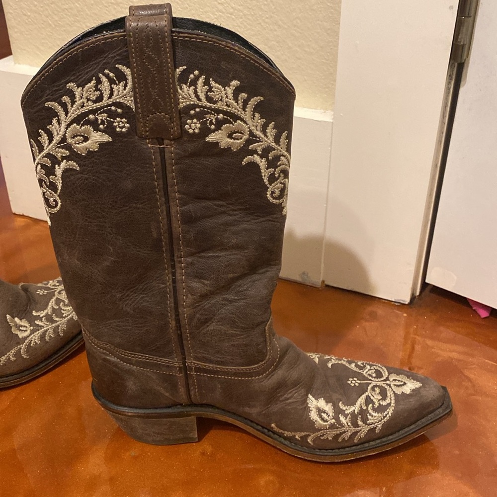 Cowgirl Boots with thread design - Picture 6 of 9